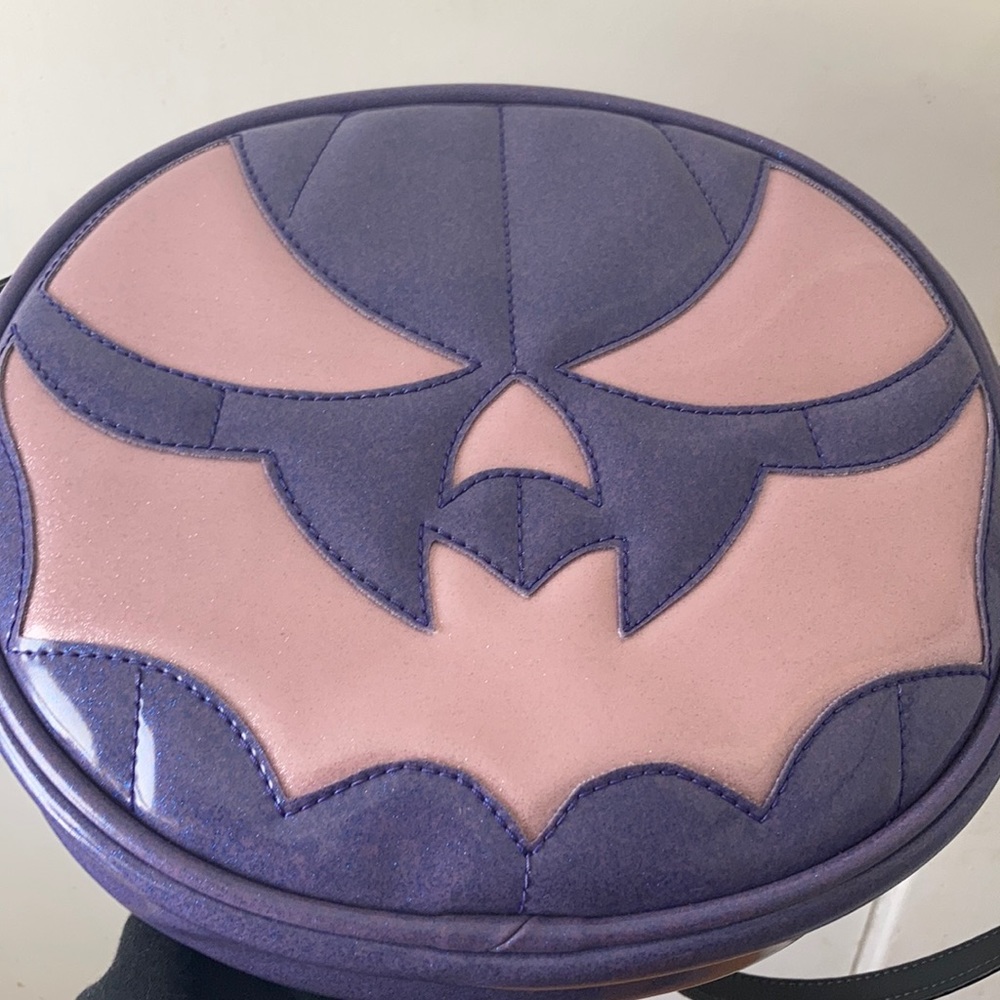 Love Pain & Stitches bat mouth bag